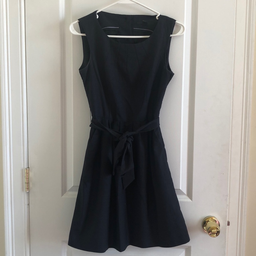 Sleeveless business casual knee length dress
